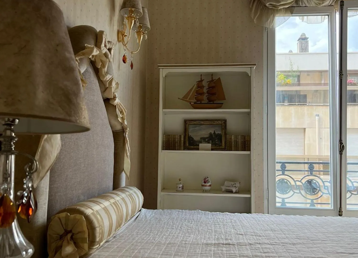 4 Bedroom Prestigious Baroque Apartment Near Trocadero Paris