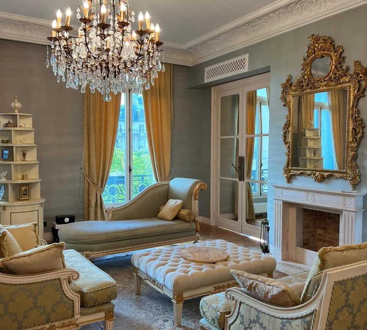 4 Bedroom Prestigious Baroque Apartment Near Trocadero Paris